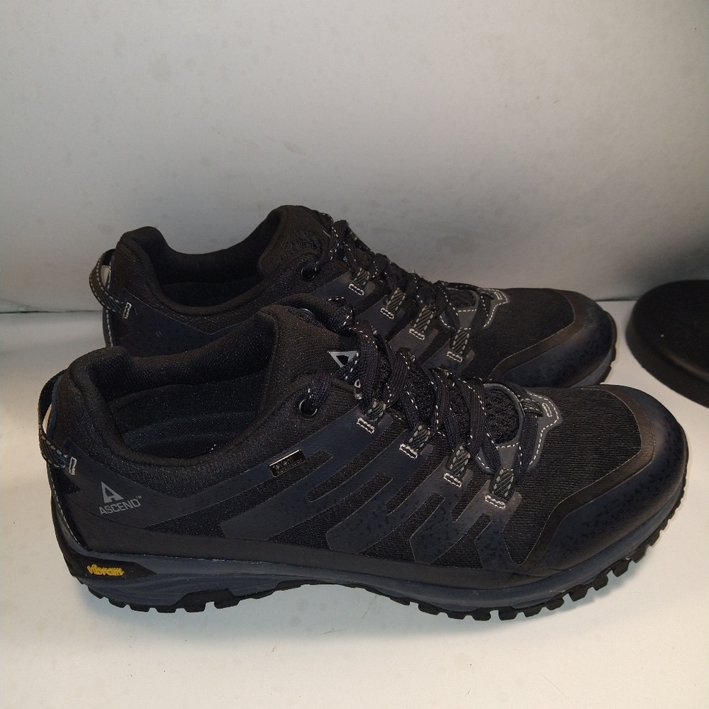 Ascend Approach II Low Waterproof Hiking Shoes Men's sz 13M.